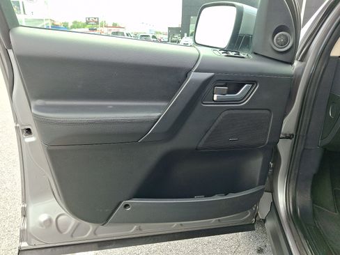 Used 2013 Land Rover LR2 AWD/4WD image 13