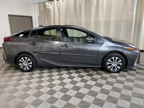 Certified 2022 Toyota Prius Prime XLE image 19