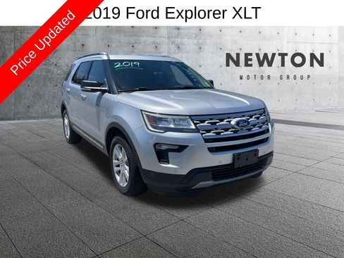Used 2019 Ford Explorer XLT w/ Equipment Group 202A FWD image 1