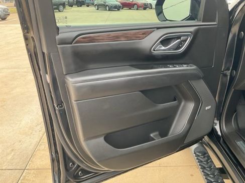 Used 2021 Chevrolet Tahoe Z71 w/ Rear Media and Nav Package image 4