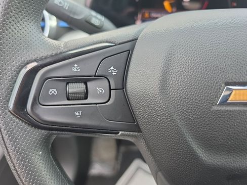 Used 2025 Chevrolet Trax LT FWD image 19