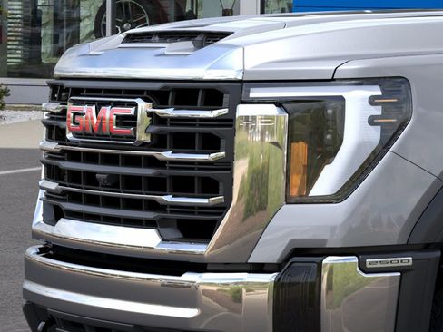 New 2026 GMC Sierra 2500 SLE AWD/4WD image 13