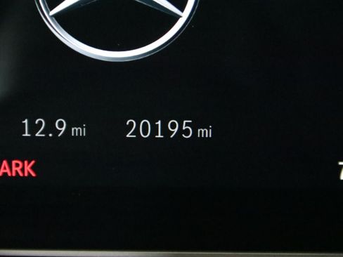 Used 2025 Mercedes-Benz GLE 350 4MATIC w/ Winter Package image 46