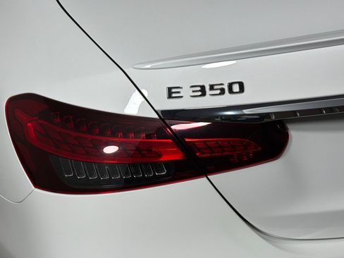 Used 2023 Mercedes-Benz E 350 Sedan image 26