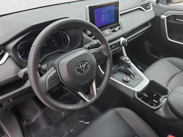 Used 2023 Toyota RAV4 XLE Premium AWD/4WD image 16