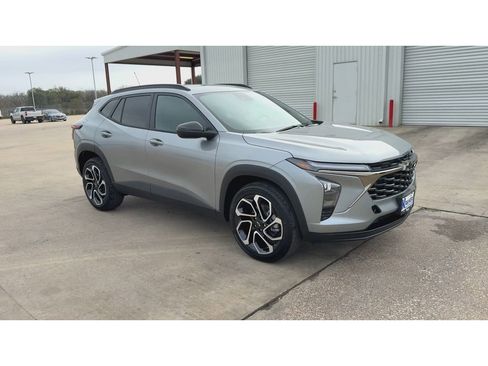 New 2026 Chevrolet Trax RS image 2