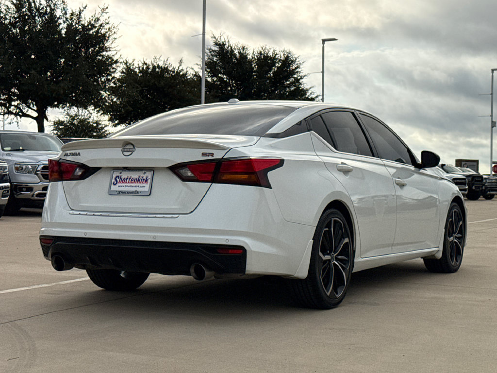 Used 2023 Nissan Altima 2.5 SR w/ SR Premium Package FWD image 8