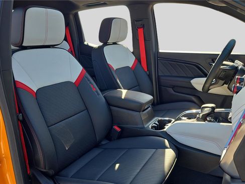 Used 2026 GMC Canyon AT4X AWD/4WD image 14