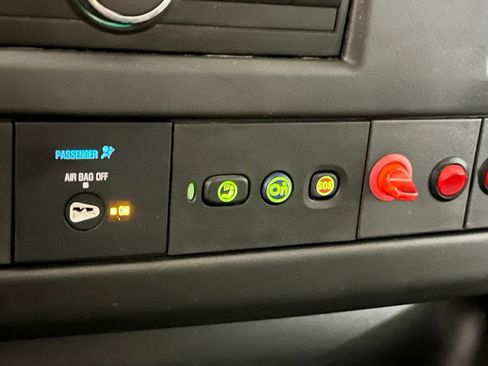 Used 2014 Chevrolet Express 2500 w/ Cold Climate Package RWD image 9