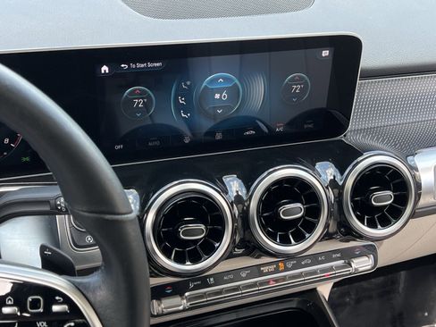 Certified 2021 Mercedes-Benz GLB 250 4MATIC image 19