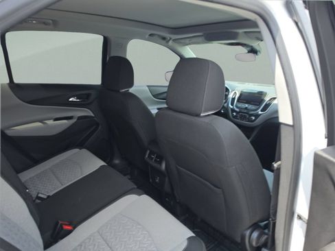 Used 2024 Chevrolet Equinox LT FWD image 25