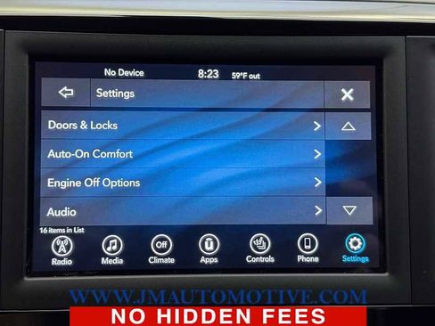 Used 2020 Chrysler Pacifica Touring-L FWD image 35
