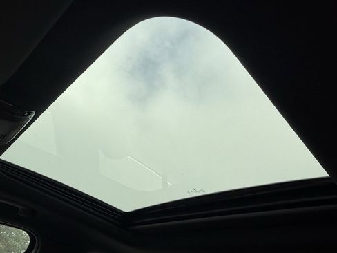 New 2026 BMW 330i Sedan w/ Premium Package image 21