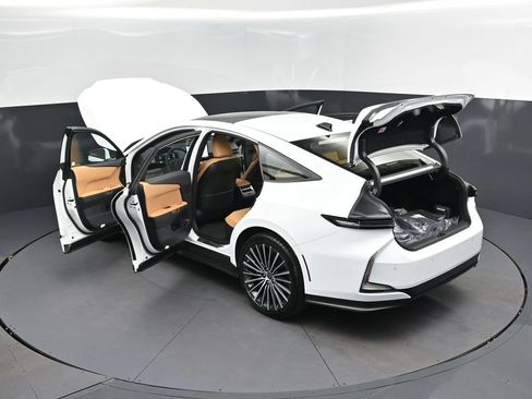 New 2026 Lexus ES 350e FWD image 2