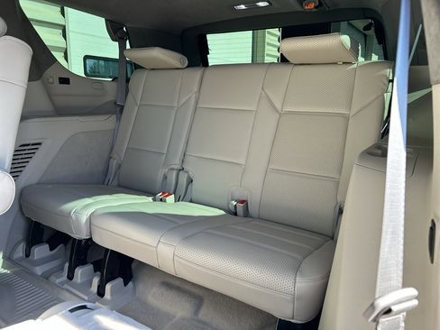 Used 2024 Cadillac Escalade Sport Platinum w/ LPO, ONYX Package AWD/4WD image 13