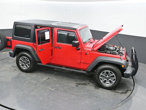 Used 2015 Jeep Wrangler Unlimited Rubicon image 38