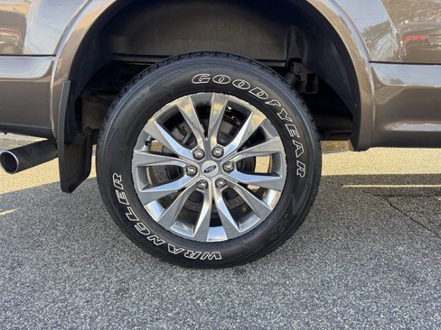 Used 2015 Ford F150 Lariat w/ Equipment Group 502A Luxury image 16