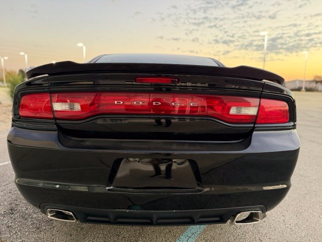 Used 2014 Dodge Charger SE RWD image 5