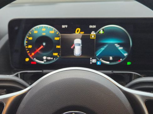 Used 2023 Mercedes-Benz GLA 250 4MATIC image 13