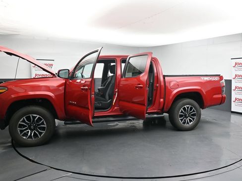 Used 2023 Toyota Tacoma TRD Sport AWD/4WD image 42