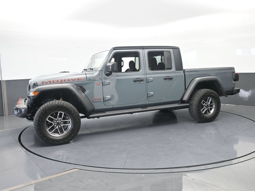 Used 2024 Jeep Gladiator Mojave AWD/4WD image 2