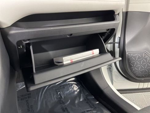 Used 2024 Toyota RAV4 XLE image 40