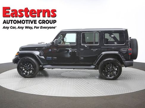 Used 2025 Jeep Wrangler Unlimited Sahara AWD/4WD image 56