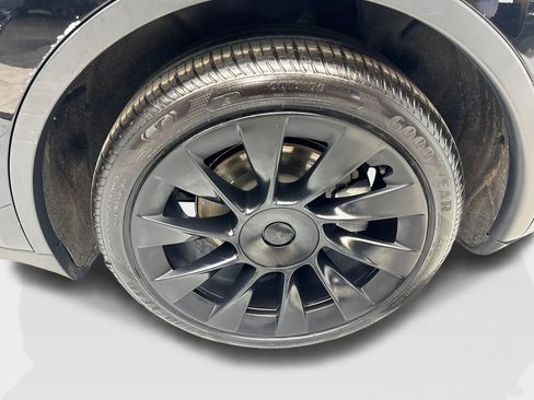 Used 2023 Tesla Model Y Long Range AWD/4WD image 83