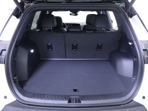 New 2026 Chevrolet Equinox RS w/ Convenience Package III AWD/4WD image 9