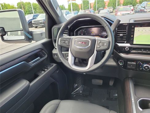 Used 2026 GMC Sierra 2500 SLT w/ SLT Convenience Package AWD/4WD image 11