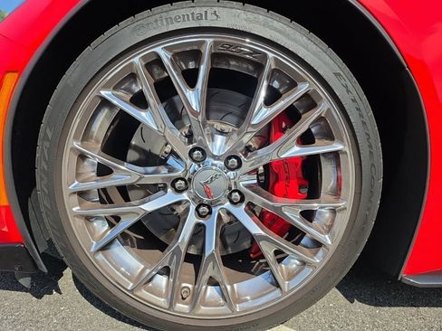 Used 2016 Chevrolet Corvette Z06 w/ 3LZ Preferred Equipment Group RWD image 6