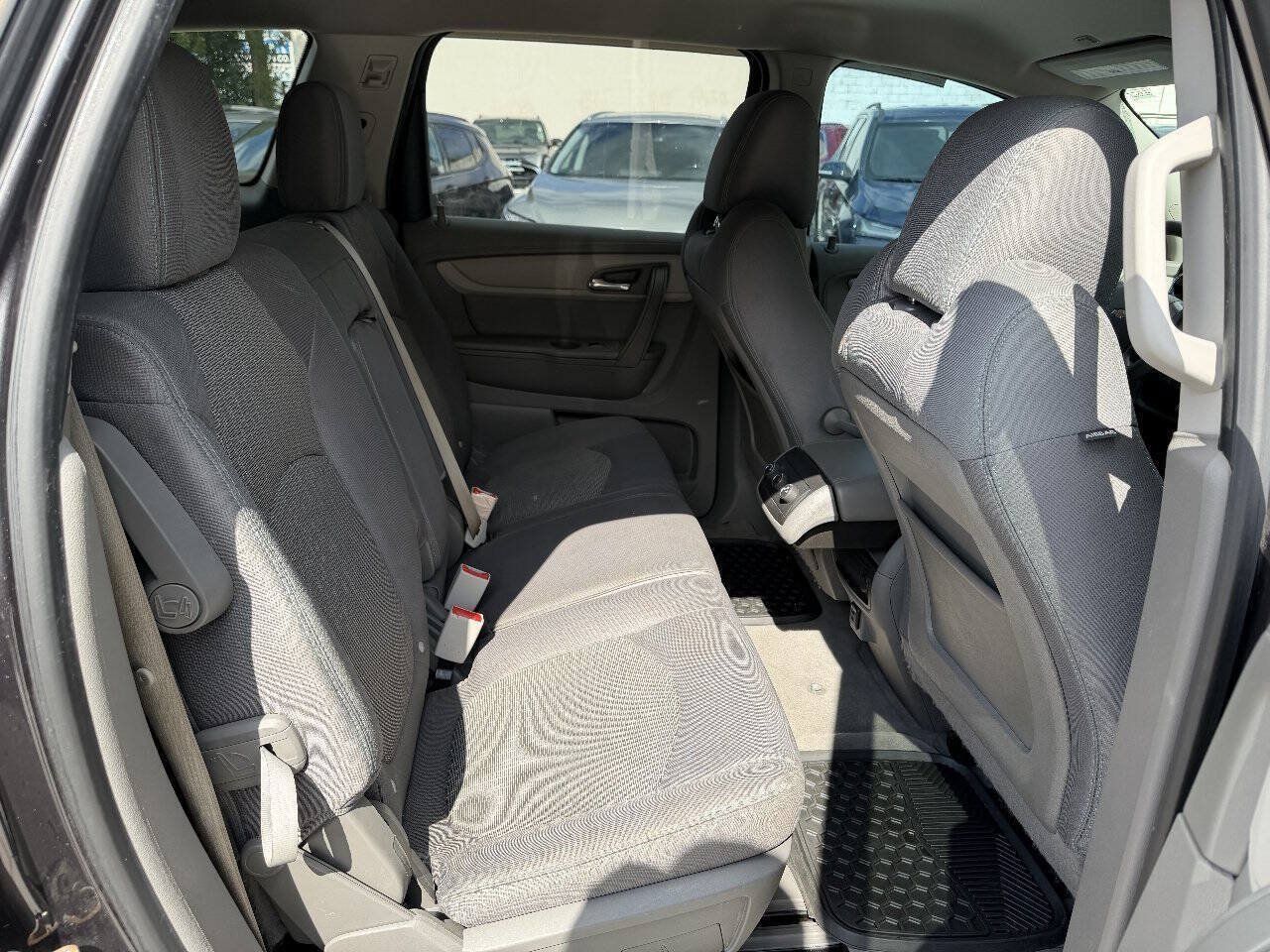 Used 2016 Chevrolet Traverse LS FWD image 9