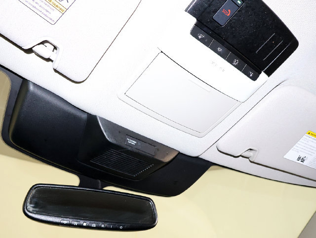 Used 2022 Nissan Pathfinder SL AWD/4WD image 25