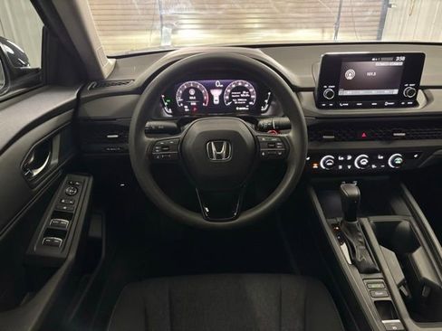Used 2023 Honda Accord EX image 15