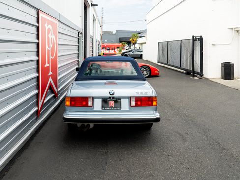 Used 1990 BMW 325i Convertible RWD image 29