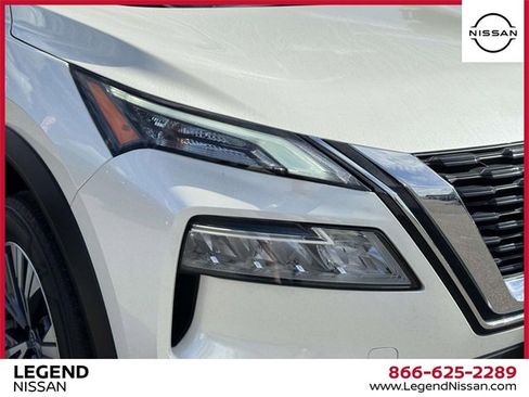 Used 2022 Nissan Rogue SV w/ SV Premium Package image 8