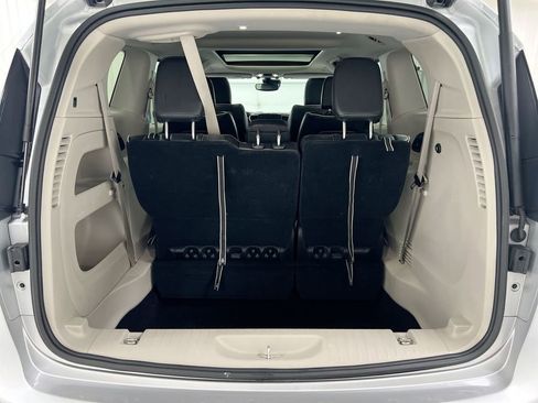 Used 2024 Chrysler Pacifica Limited FWD image 26
