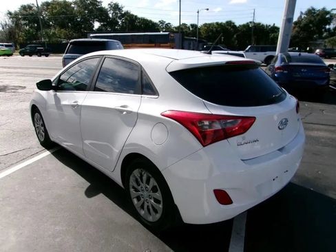 Used 2017 Hyundai Elantra GT FWD image 5