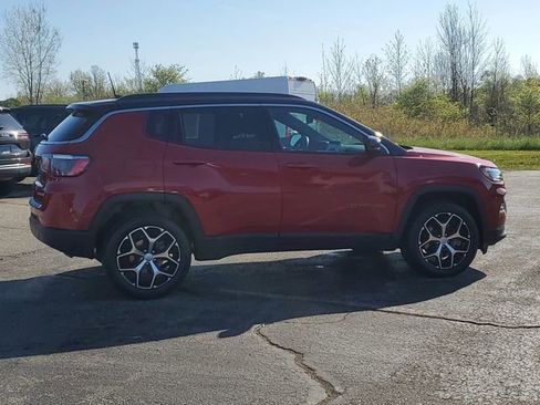 Used 2024 Jeep Compass Limited AWD/4WD image 9