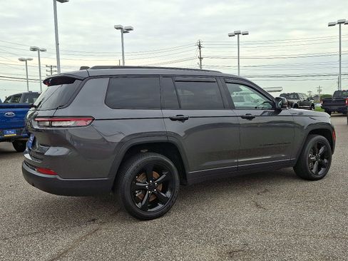 Used 2023 Jeep Grand Cherokee L Laredo image 11