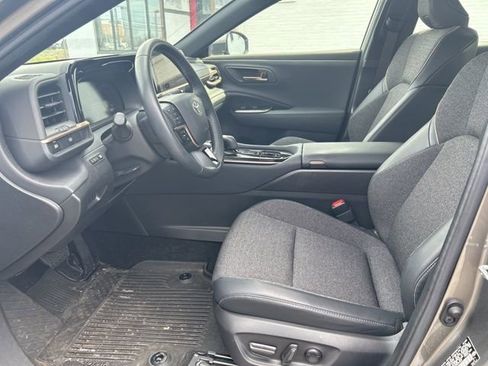 Used 2024 Toyota Crown XLE image 12