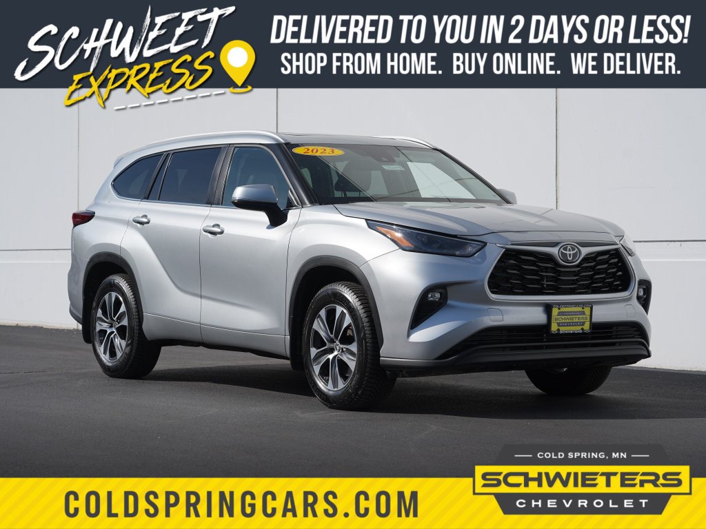 Used 2023 Toyota Highlander XLE AWD/4WD image 1