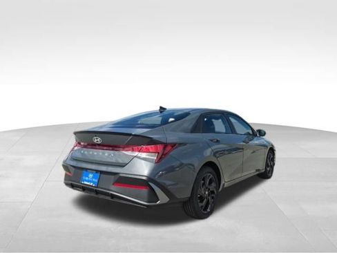 New 2026 Hyundai Elantra Sport FWD image 5
