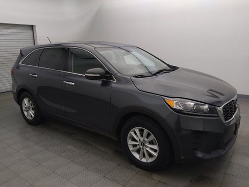 Used 2020 Kia Sorento LX FWD image 11