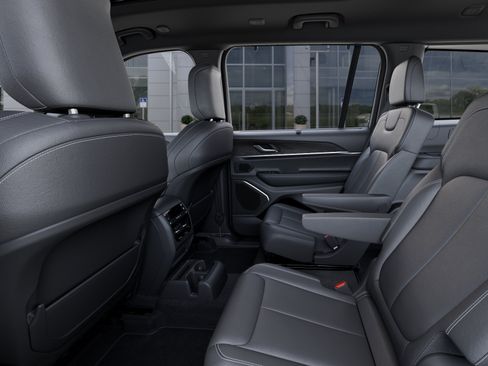 New 2026 Jeep Grand Cherokee L Limited w/ Luxury Tech Group II AWD/4WD image 49