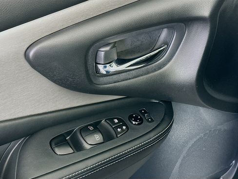 Used 2024 Nissan Murano SV w/ SV Midnight Edition Package image 15