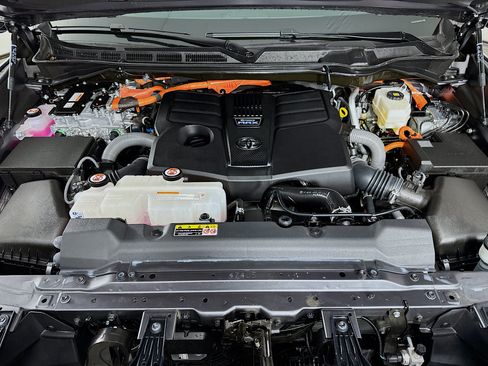 Certified 2025 Toyota Sequoia TRD Pro AWD/4WD image 33