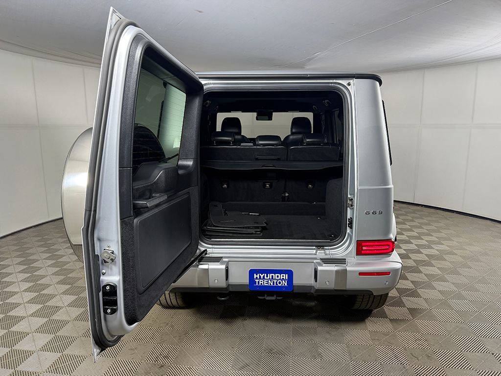 Used 2021 Mercedes-Benz G 63 AMG 4MATIC w/ Seat Comfort Package image 21