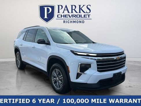 Certified 2025 Chevrolet Traverse LT w/ Driver Confidence Package image 1