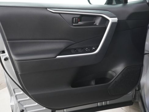 Used 2025 Toyota RAV4 LE AWD/4WD image 20